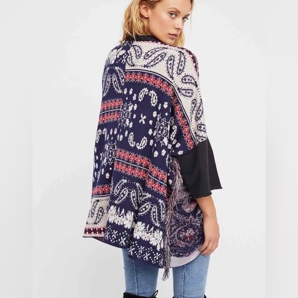 FREE PEOPLE Sz M/L PIECED W/PAISLEY FRINGED PONCHO SWEATER TUNIC PURPLE - Picture 4 of 15